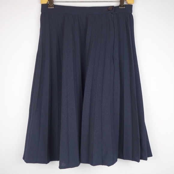 Vintage Valentino Boutique 100% Wool Lightweight Pleated Black Skirt, Sz 8 - Picture 1 of 7